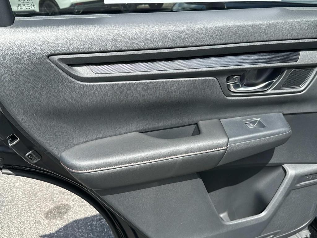 new 2025 Honda CR-V Hybrid car, priced at $39,045