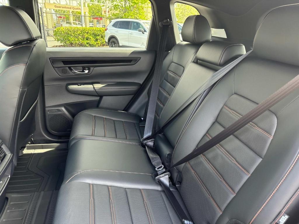 new 2025 Honda CR-V Hybrid car, priced at $39,045