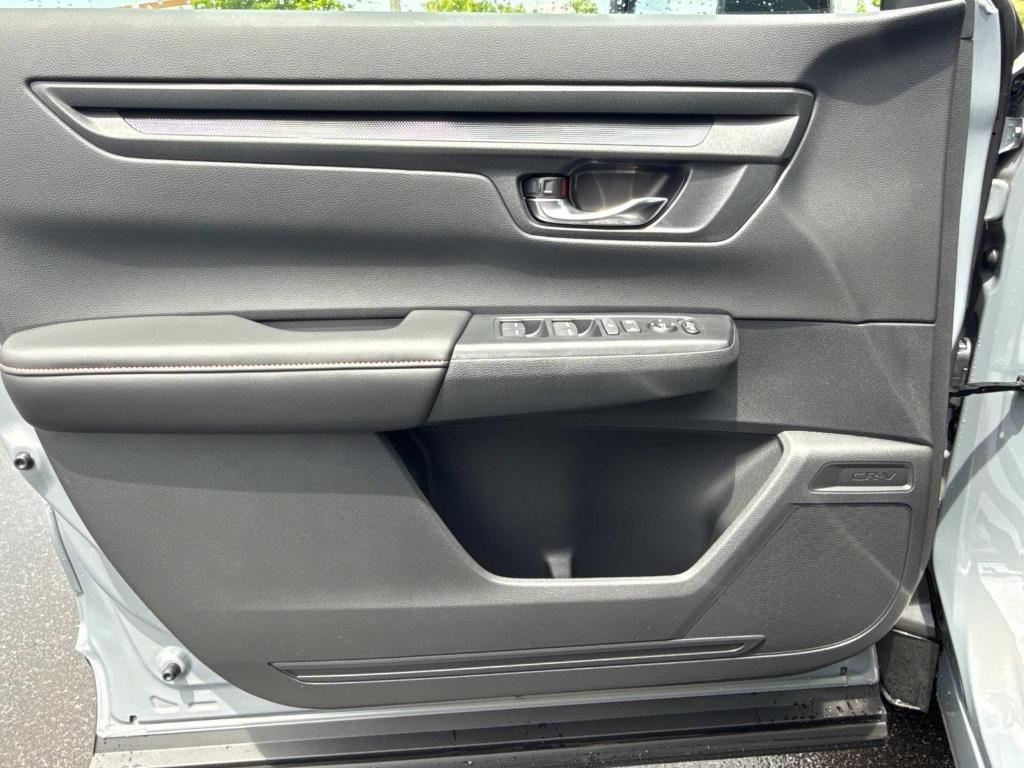 new 2025 Honda CR-V Hybrid car, priced at $38,000