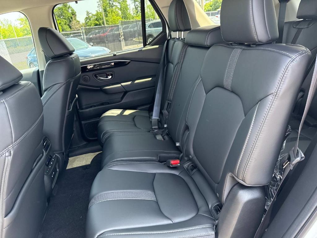 new 2025 Honda Pilot car, priced at $47,505