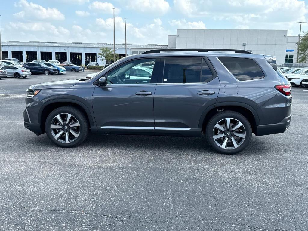 new 2025 Honda Pilot car, priced at $51,050