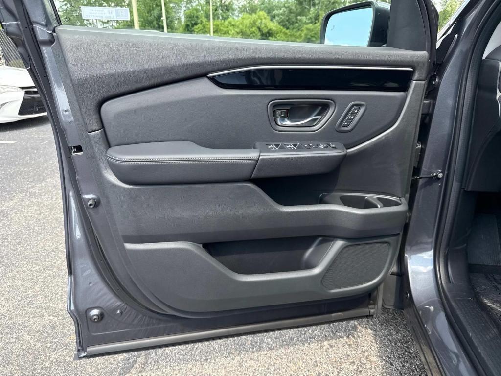 new 2025 Honda Pilot car, priced at $51,050