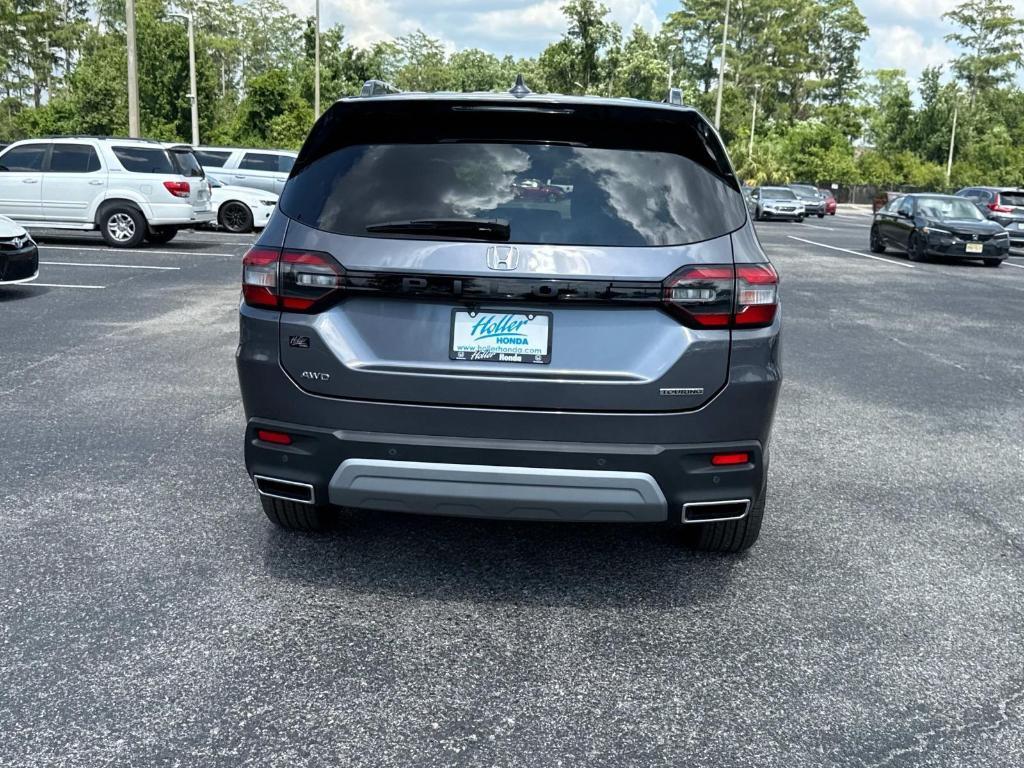 new 2025 Honda Pilot car, priced at $51,050