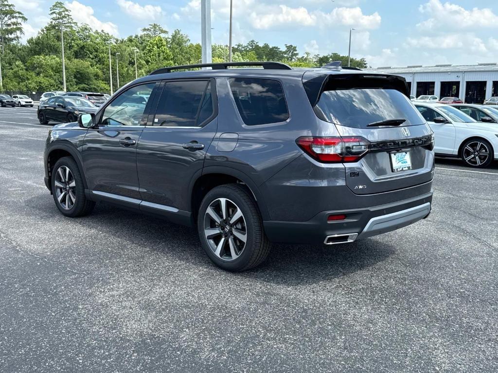 new 2025 Honda Pilot car, priced at $51,050