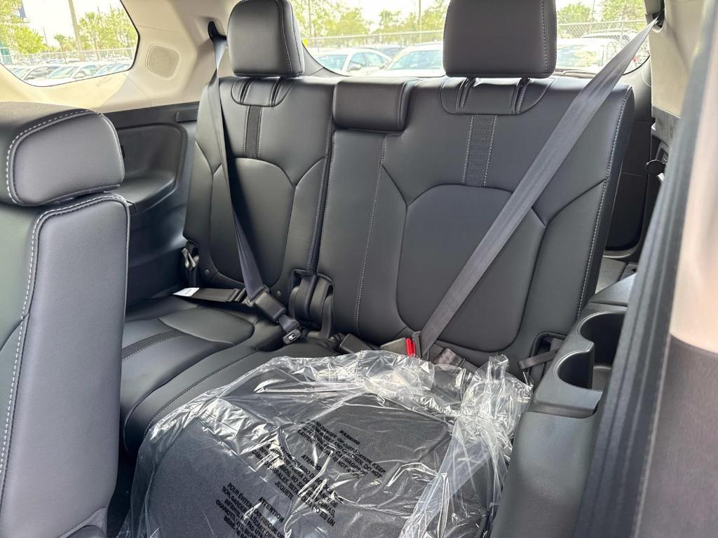 new 2025 Honda Pilot car, priced at $51,050