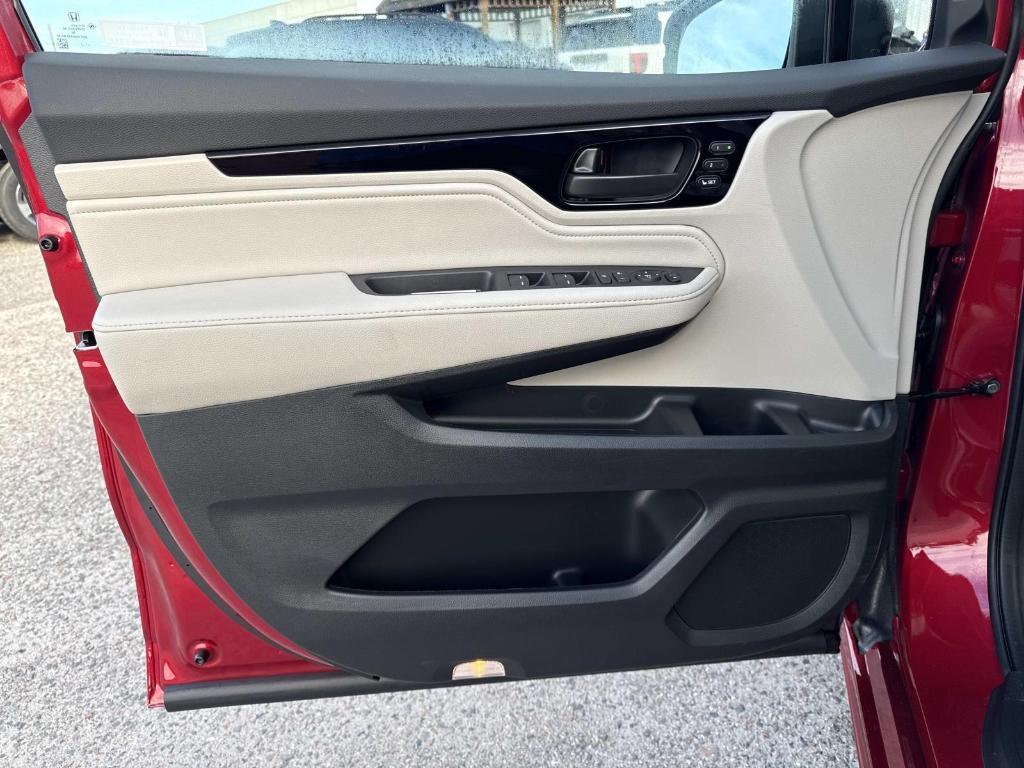 new 2026 Honda Odyssey car, priced at $49,810