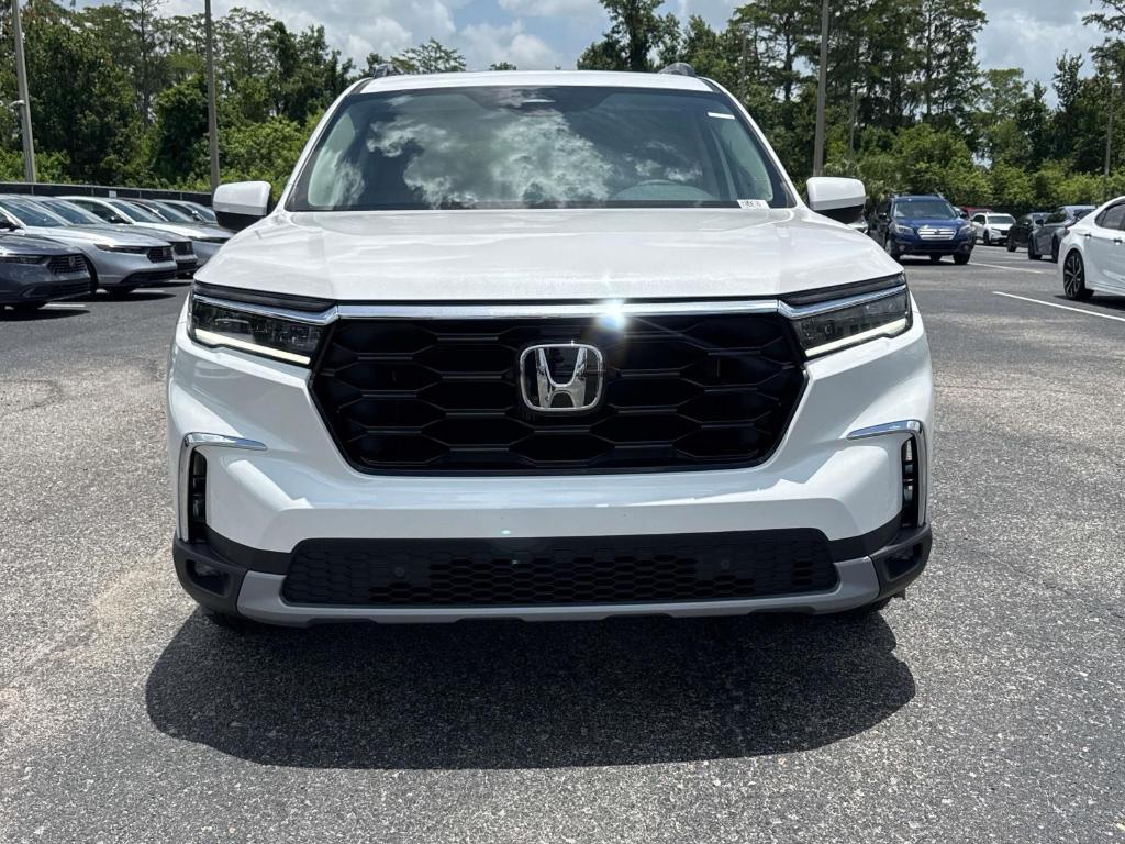 new 2025 Honda Pilot car, priced at $51,505