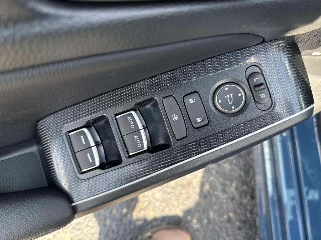 new 2025 Honda Civic Hybrid car, priced at $33,555