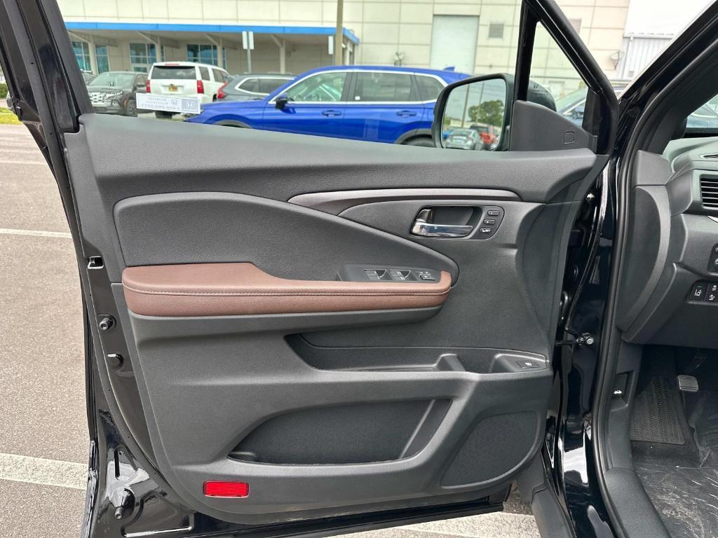 new 2025 Honda Ridgeline car, priced at $44,430