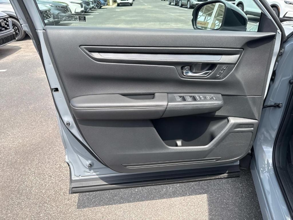 new 2025 Honda CR-V Hybrid car, priced at $41,000
