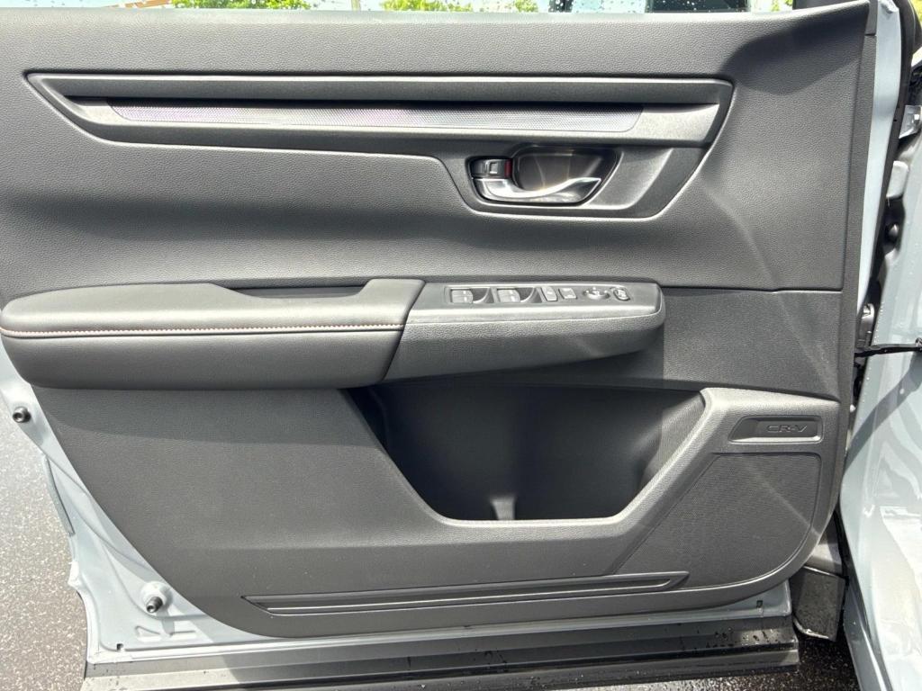 new 2025 Honda CR-V Hybrid car, priced at $38,000