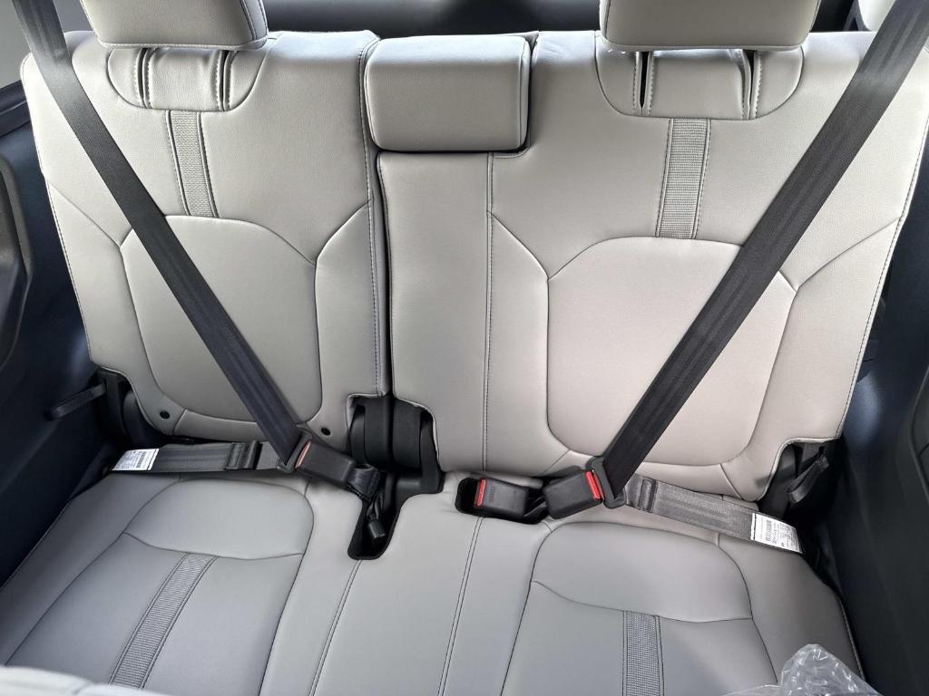 new 2025 Honda Pilot car, priced at $49,450