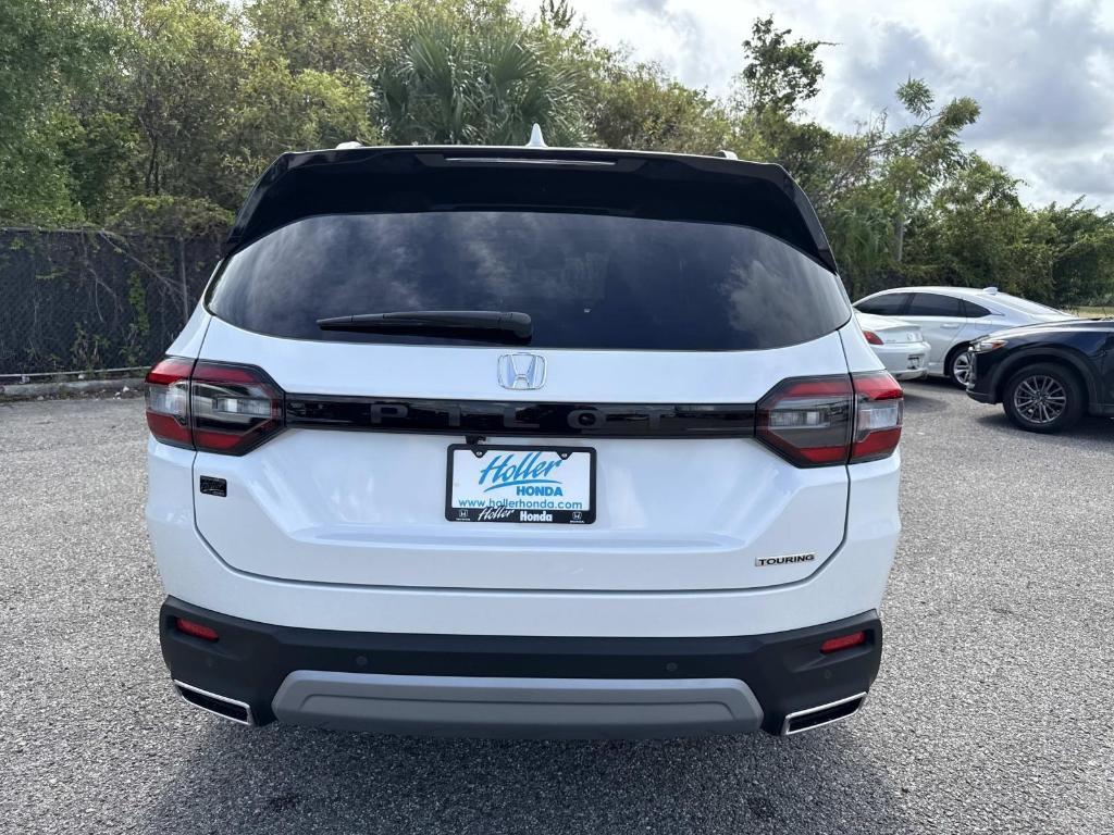 new 2025 Honda Pilot car, priced at $49,450