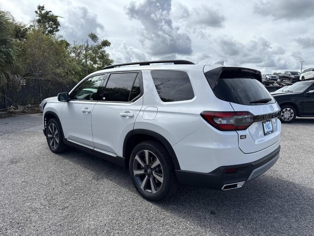 new 2025 Honda Pilot car, priced at $49,450