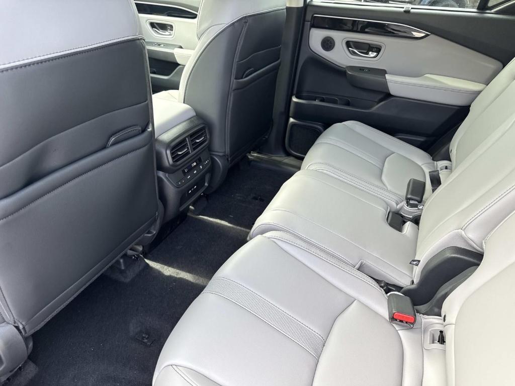new 2025 Honda Pilot car, priced at $49,450