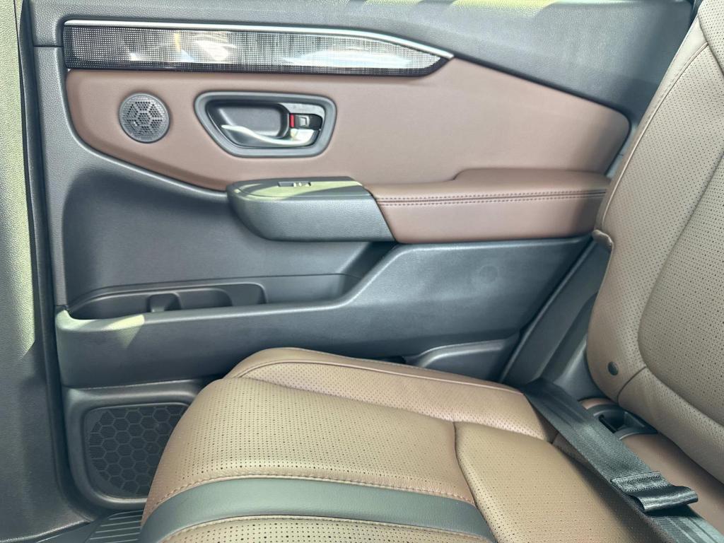 new 2025 Honda Pilot car, priced at $54,530