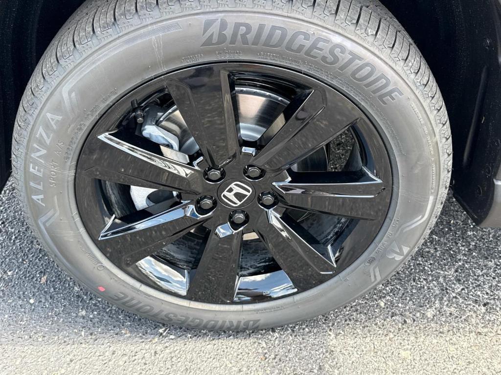 new 2025 Honda Pilot car, priced at $56,485
