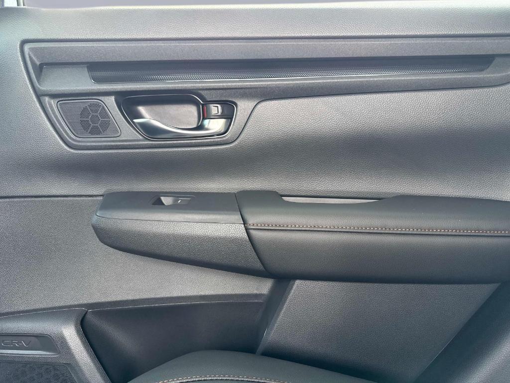 new 2026 Honda CR-V Hybrid car, priced at $40,175