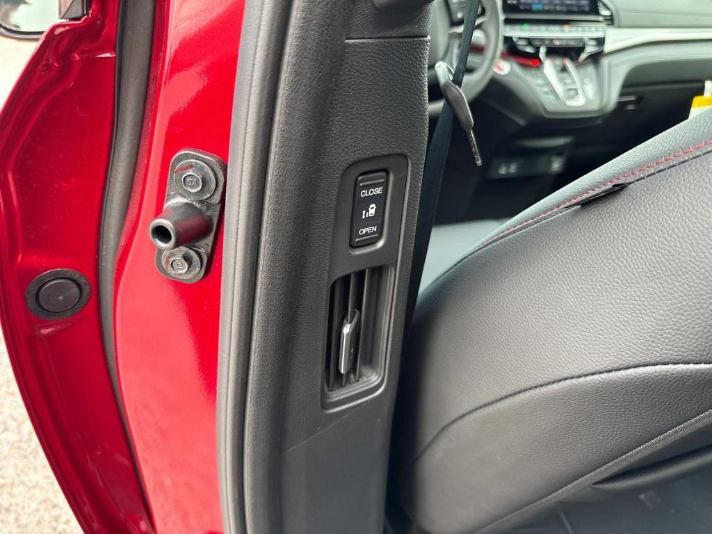 new 2025 Honda Odyssey car, priced at $45,275