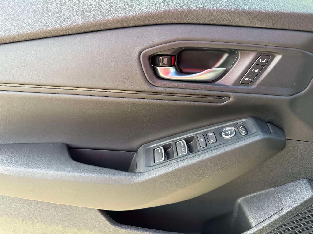 new 2025 Honda Accord Hybrid car, priced at $36,135