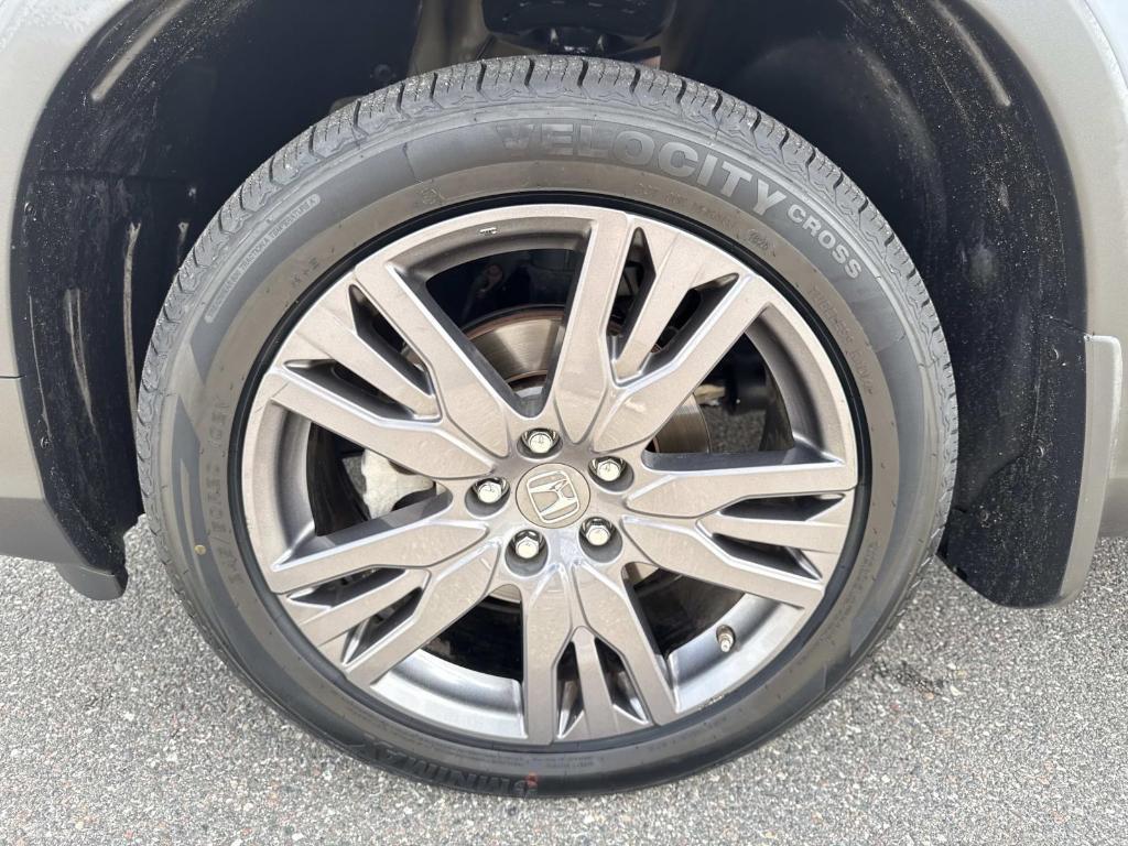 used 2022 Honda Pilot car, priced at $26,995