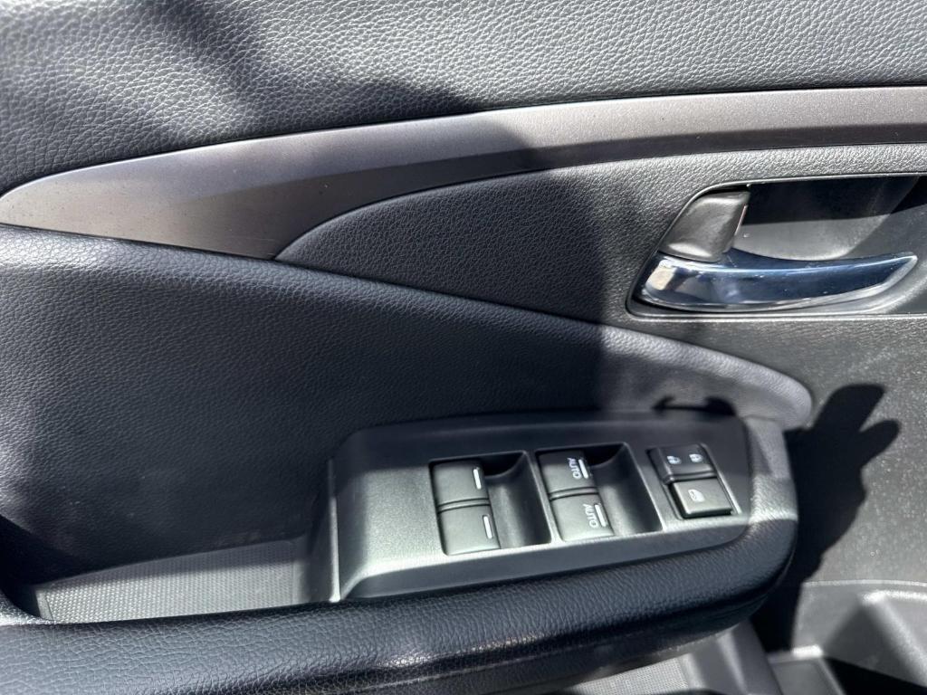 used 2022 Honda Pilot car, priced at $26,995