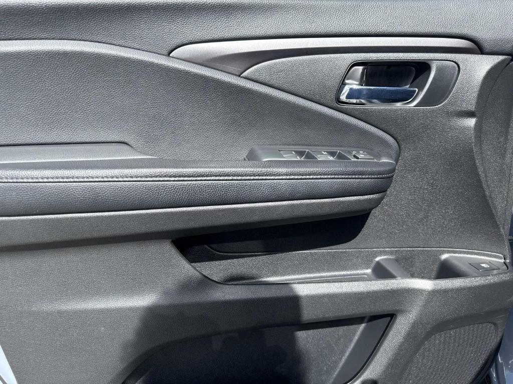 used 2022 Honda Pilot car, priced at $26,995