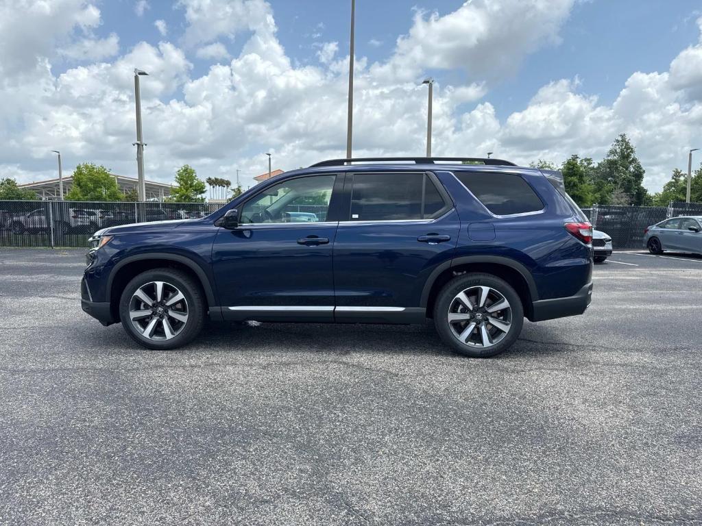 new 2025 Honda Pilot car, priced at $48,950
