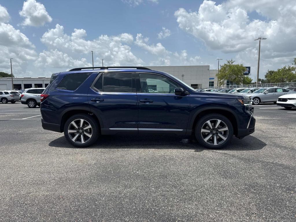 new 2025 Honda Pilot car, priced at $48,950