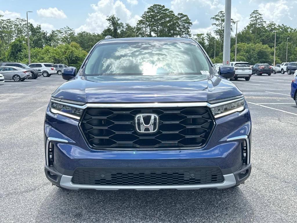 new 2025 Honda Pilot car, priced at $48,950