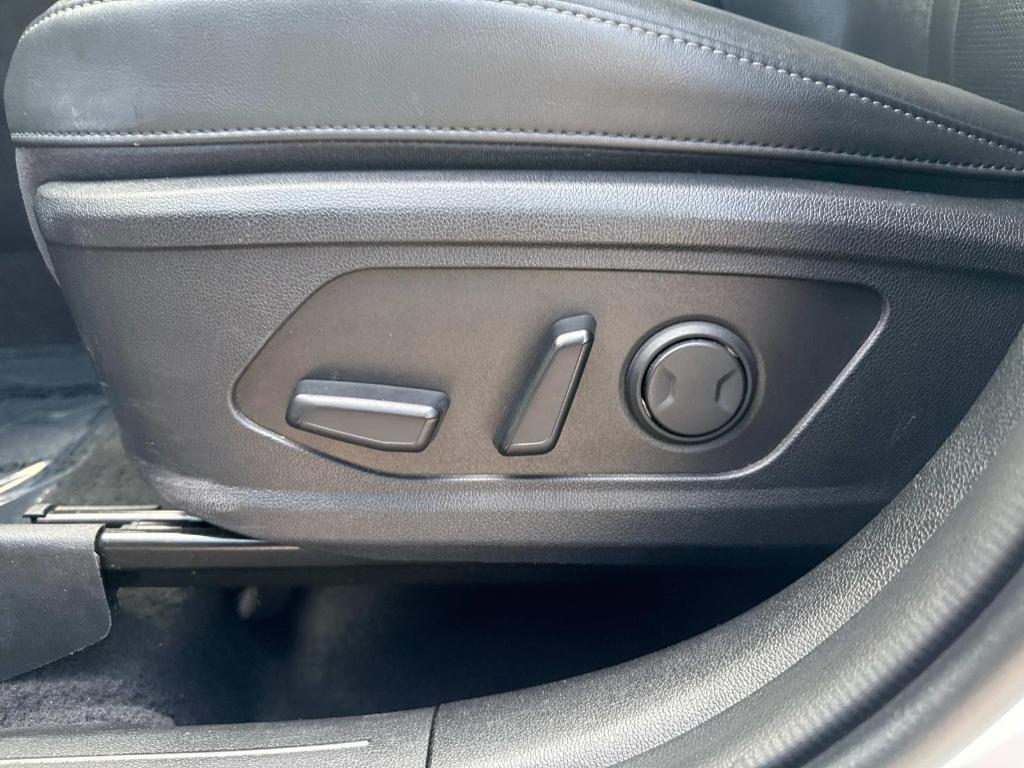 used 2024 Kia Sorento car, priced at $25,995