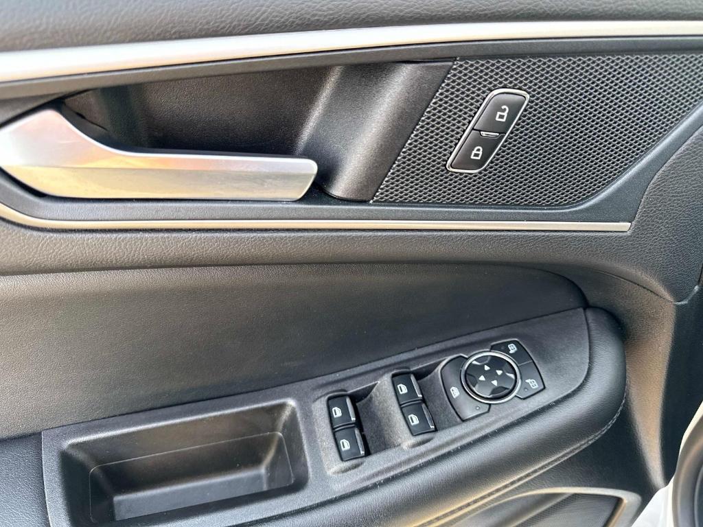 used 2024 Ford Edge car, priced at $19,995