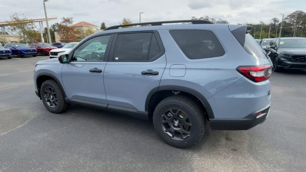 new 2025 Honda Pilot car, priced at $51,730