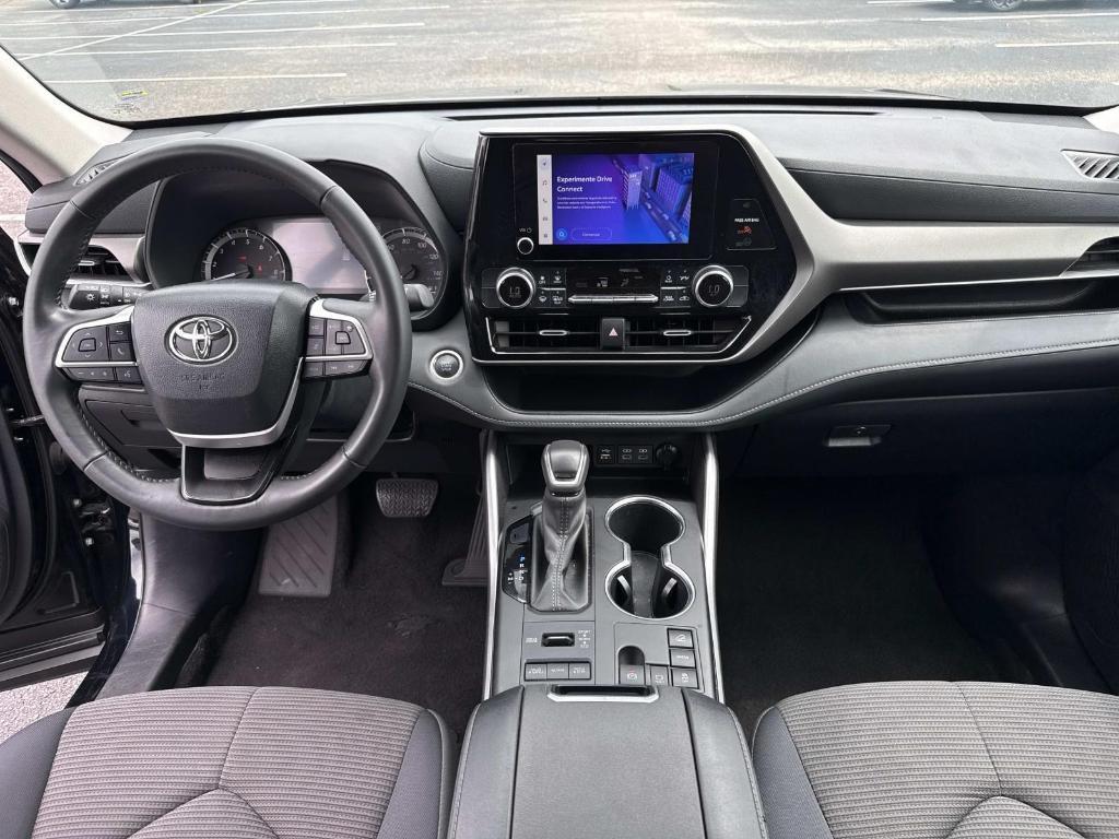 used 2024 Toyota Highlander car, priced at $36,495