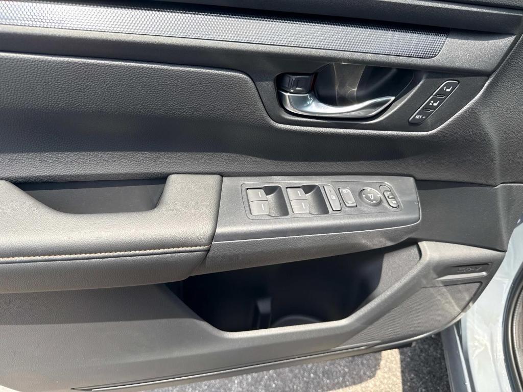 new 2025 Honda CR-V Hybrid car, priced at $39,500