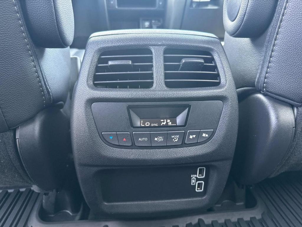 used 2022 Honda Pilot car, priced at $28,994
