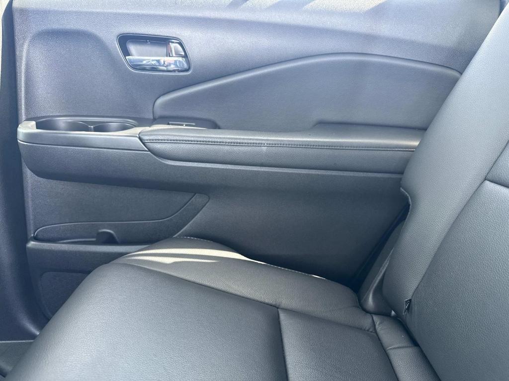 used 2022 Honda Pilot car, priced at $28,994