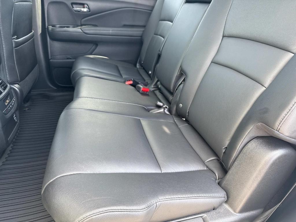 used 2022 Honda Pilot car, priced at $28,994