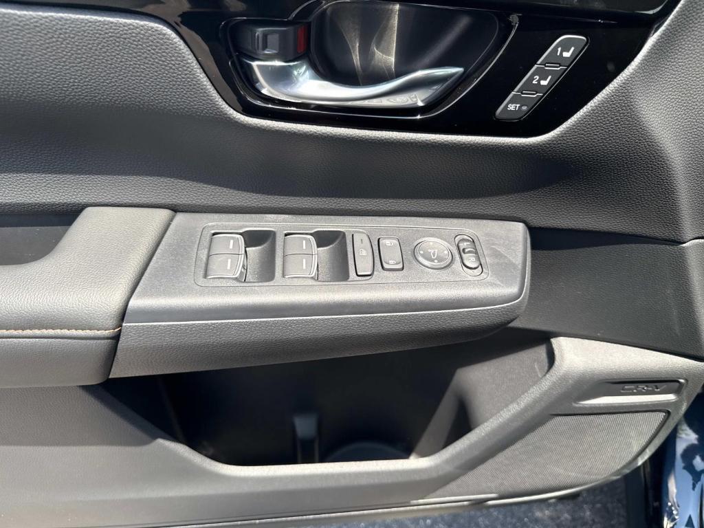 new 2025 Honda CR-V Hybrid car, priced at $42,492