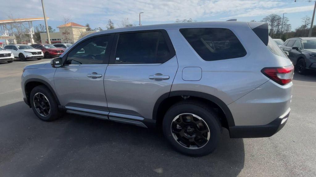 new 2025 Honda Pilot car, priced at $49,195