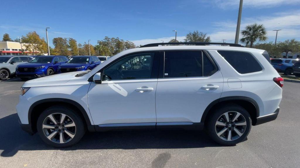 new 2025 Honda Pilot car, priced at $51,450