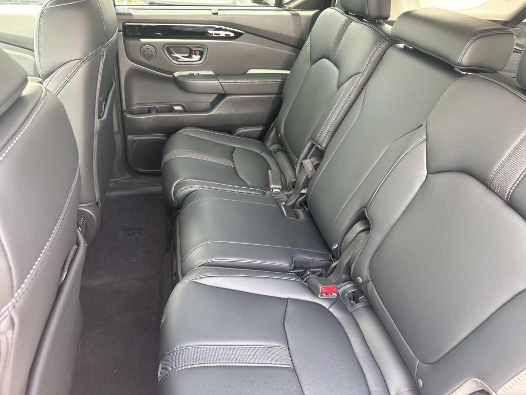 new 2025 Honda Pilot car, priced at $52,770