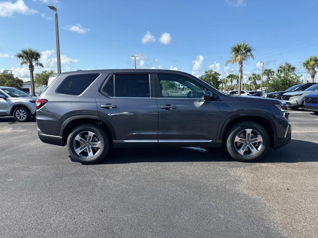 new 2025 Honda Pilot car, priced at $48,530