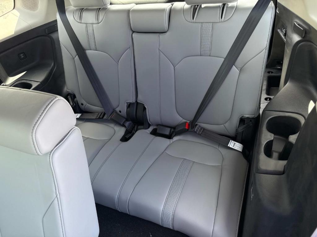 new 2025 Honda Pilot car, priced at $50,850