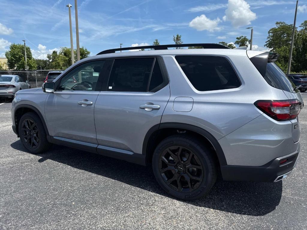 new 2025 Honda Pilot car, priced at $50,850