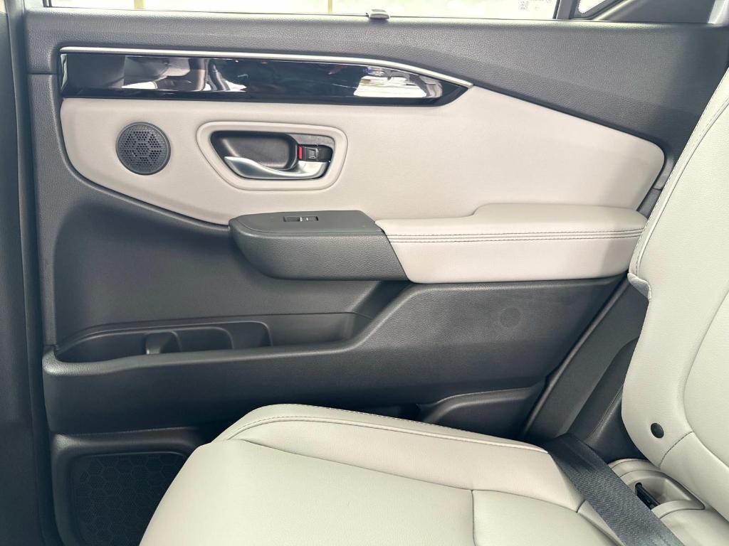 new 2025 Honda Pilot car, priced at $50,850