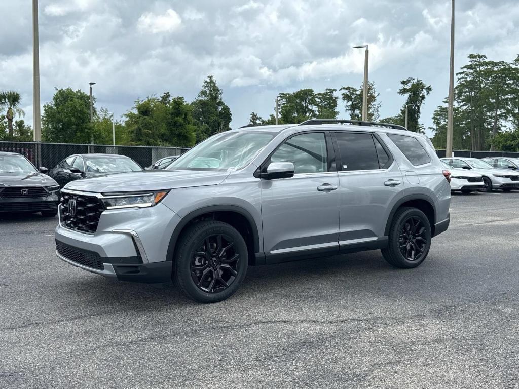 new 2025 Honda Pilot car, priced at $50,850