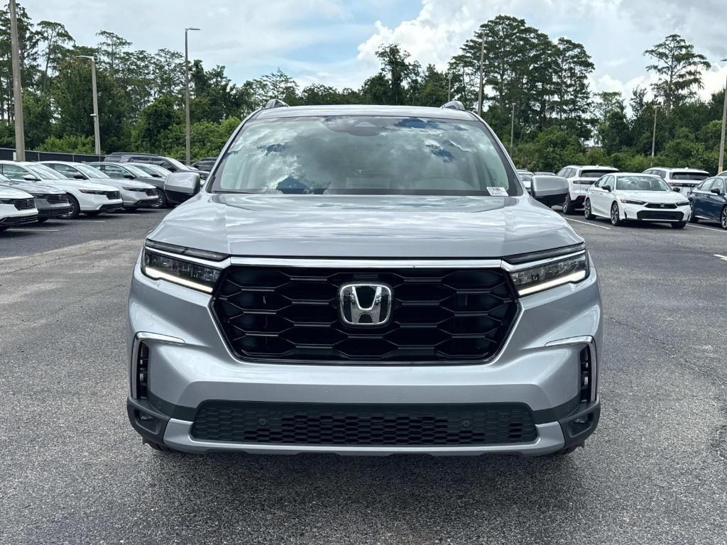new 2025 Honda Pilot car, priced at $50,850