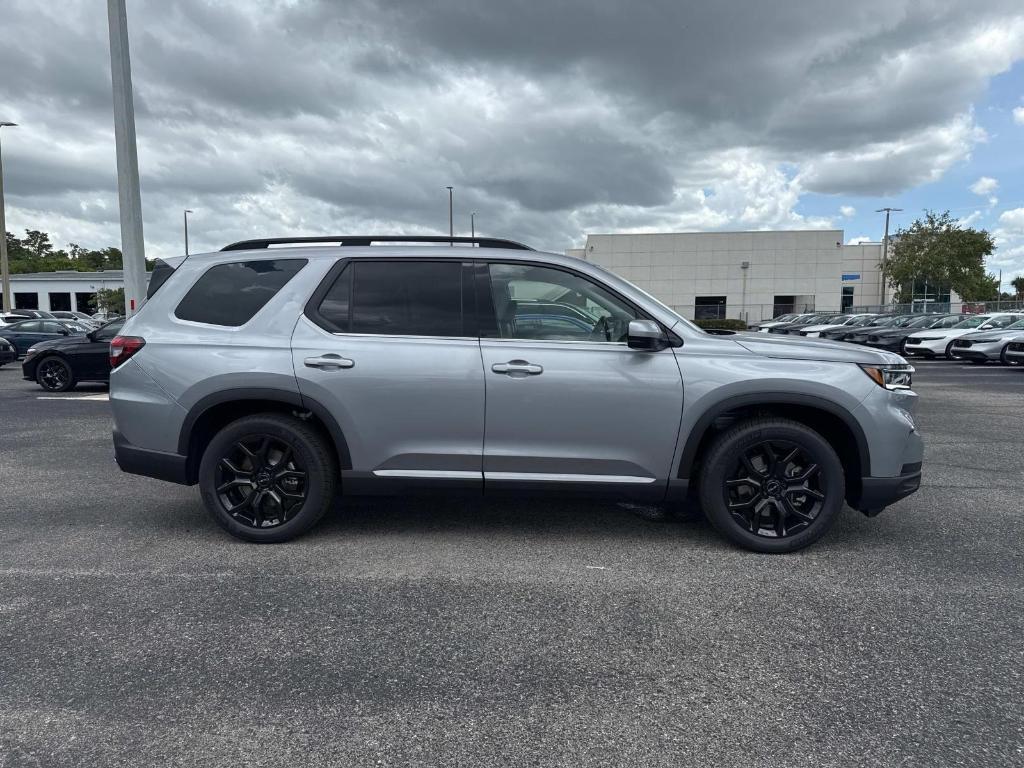 new 2025 Honda Pilot car, priced at $50,850