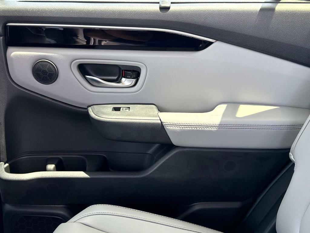 new 2025 Honda Pilot car, priced at $50,850